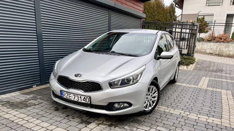 małopolskie Kia Ceed cena 15900 przebieg: 335000, rok produkcji 2012 z Kraków